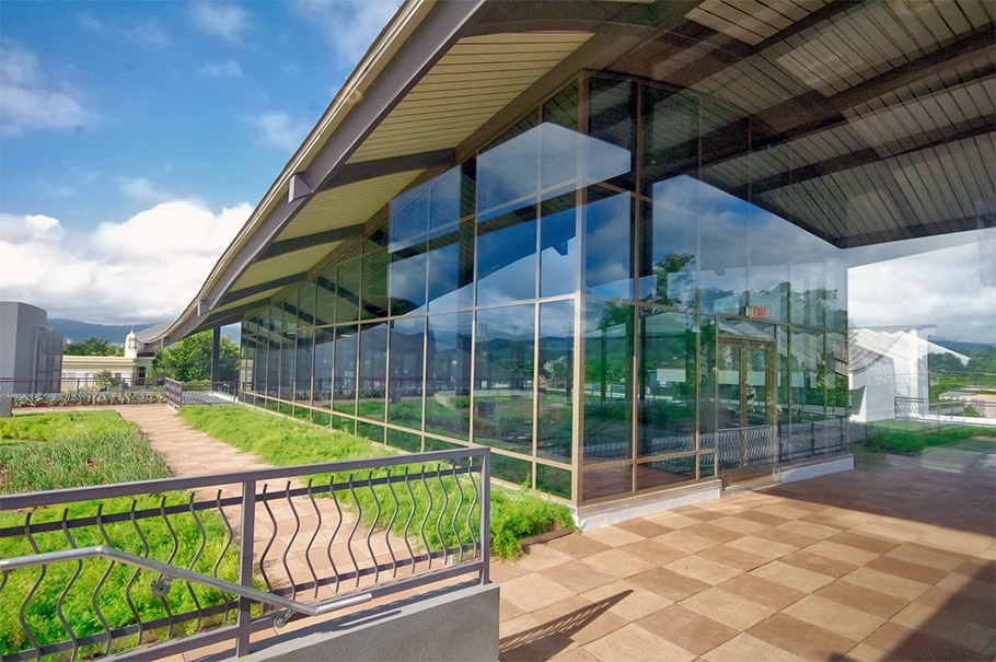 Building with full-length glass walls